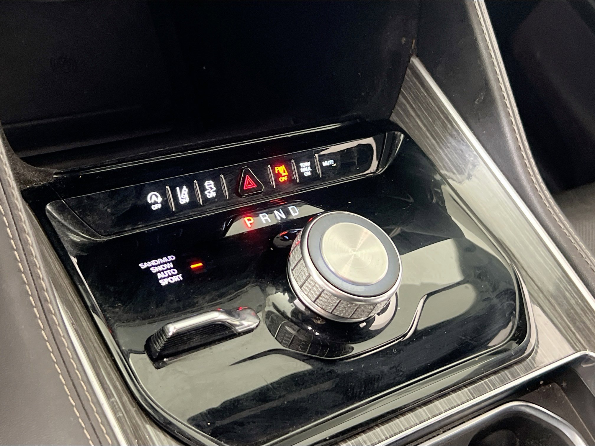 Used 2022 Jeep Wagoneer Series II w/ Flexible Seating Group image 17