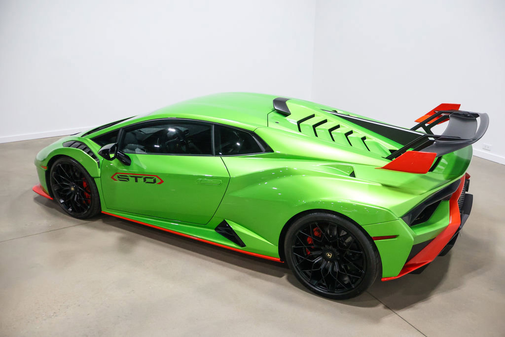 Used 2022 Lamborghini Huracan STO image 8