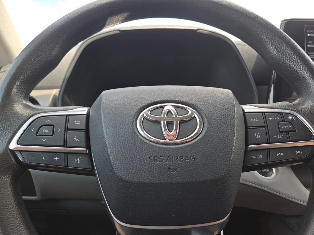 Used 2021 Toyota Highlander L AWD/4WD image 31