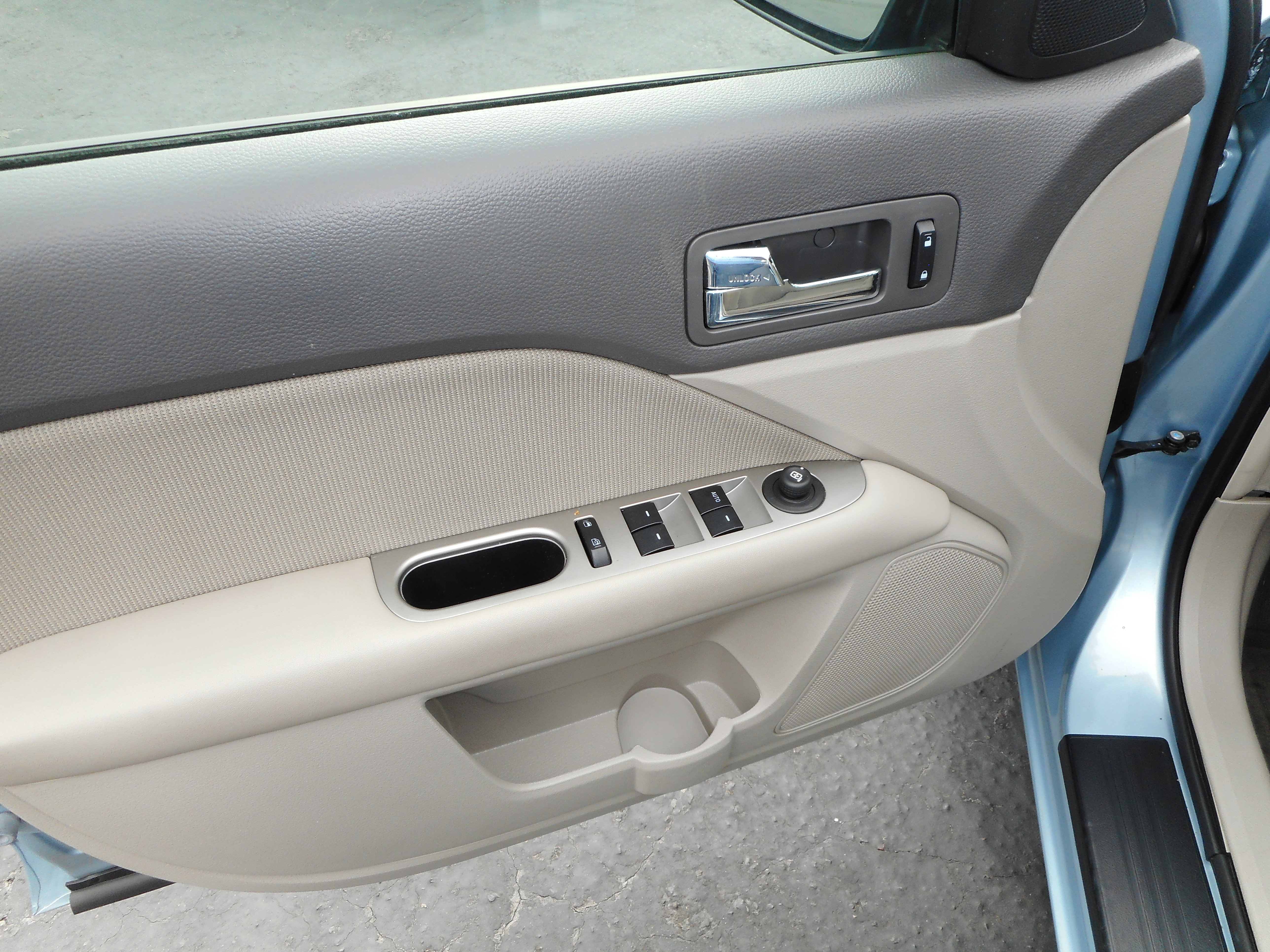 Used 2010 Ford Fusion Hybrid image 15