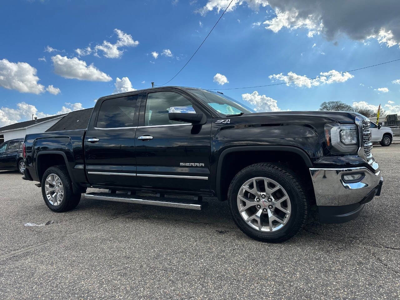 Used 2017 GMC Sierra 1500 SLT w/ SLT Premium Package image 10