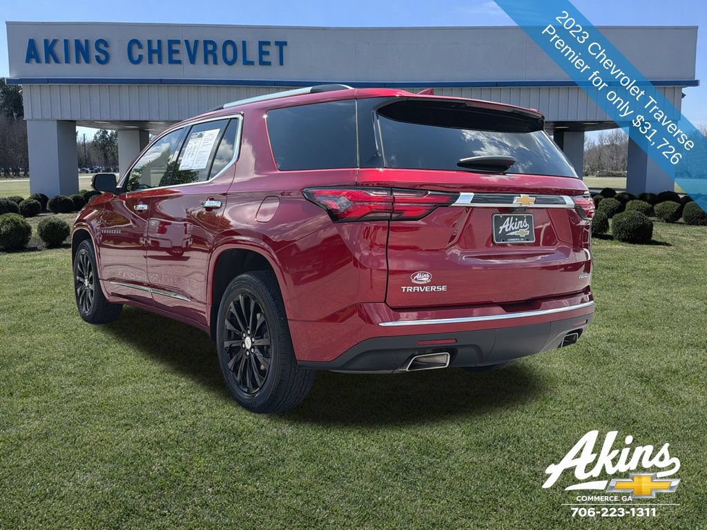 Used 2023 Chevrolet Traverse Premier FWD image 3
