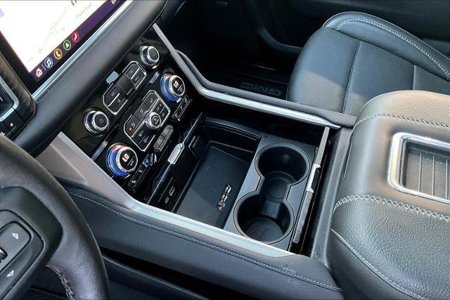 Used 2021 GMC Yukon Denali w/ Denali Premium Package image 18