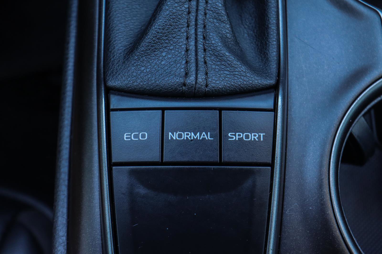 Used 2022 Toyota Camry SE FWD image 28