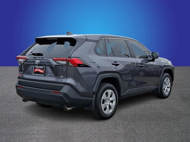 Used 2024 Toyota RAV4 LE image 4