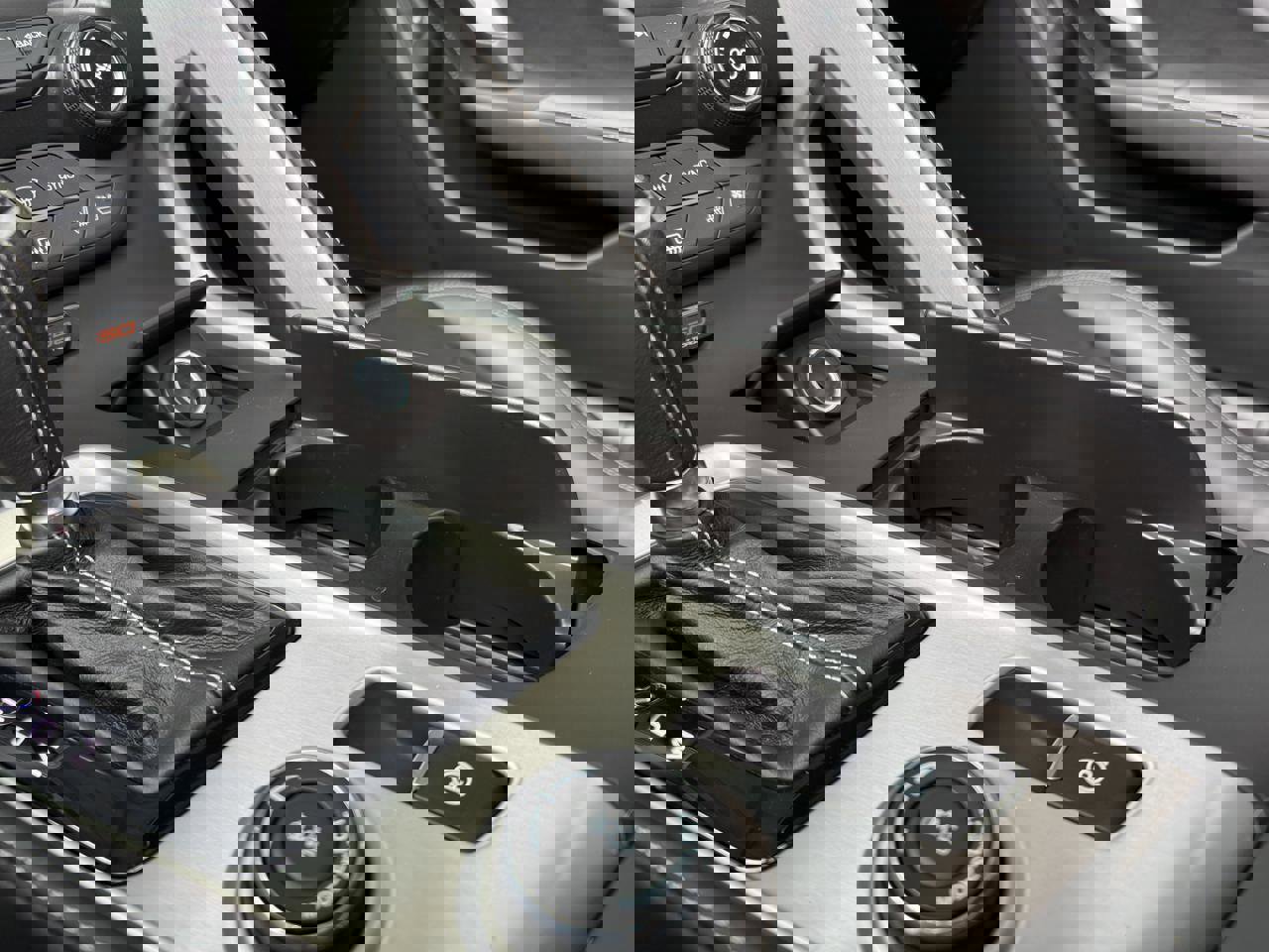 Used 2015 Chevrolet Corvette Z06 w/ 3LZ Preferred Equipment Group image 23