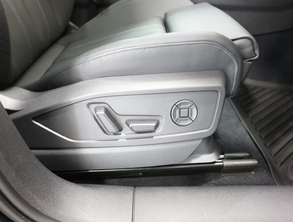 Used 2025 Audi Q5 Premium w/ Premium Plus AWD/4WD image 22