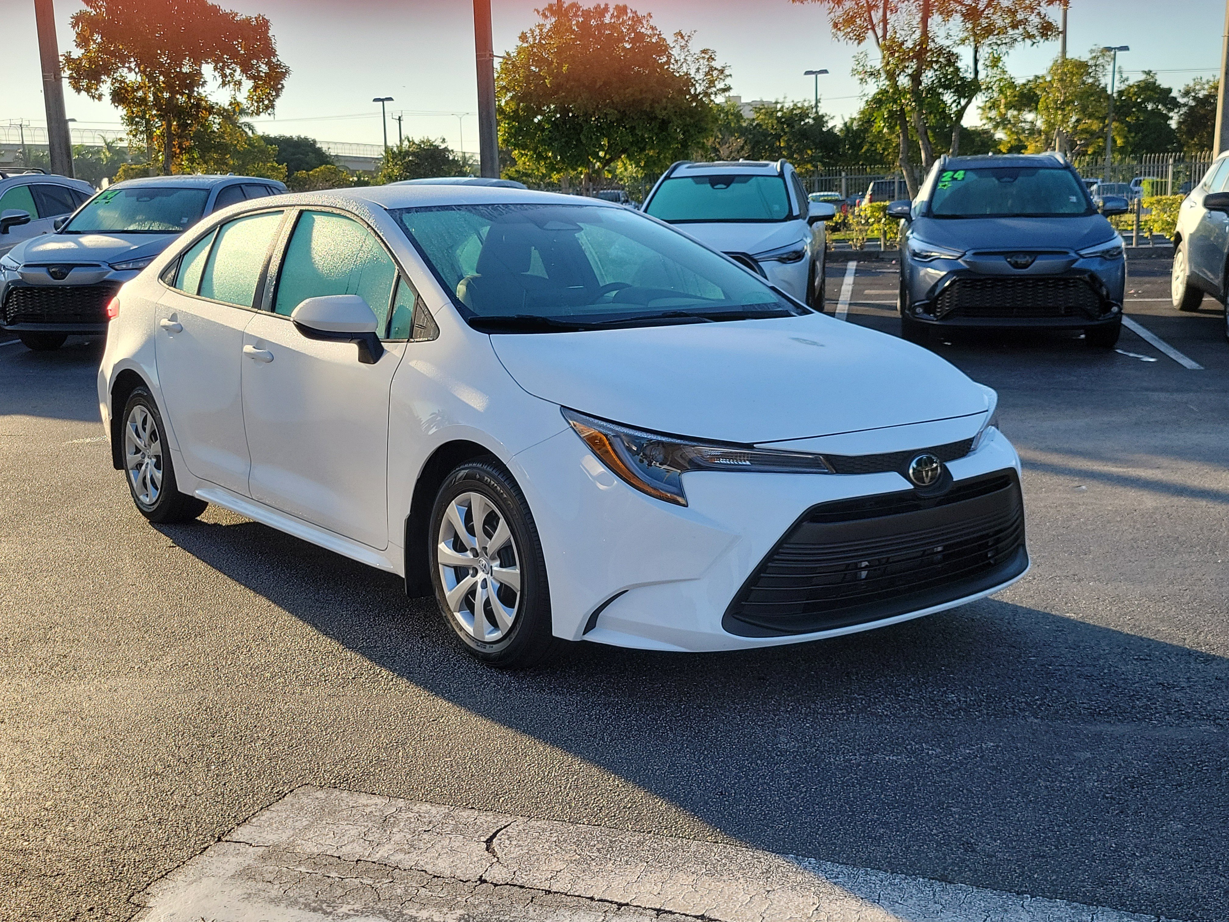 Used 2025 Toyota Corolla LE image 3
