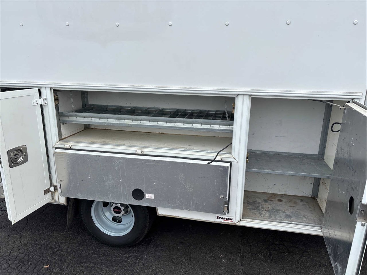 Used 2017 GMC Savana 3500 image 8