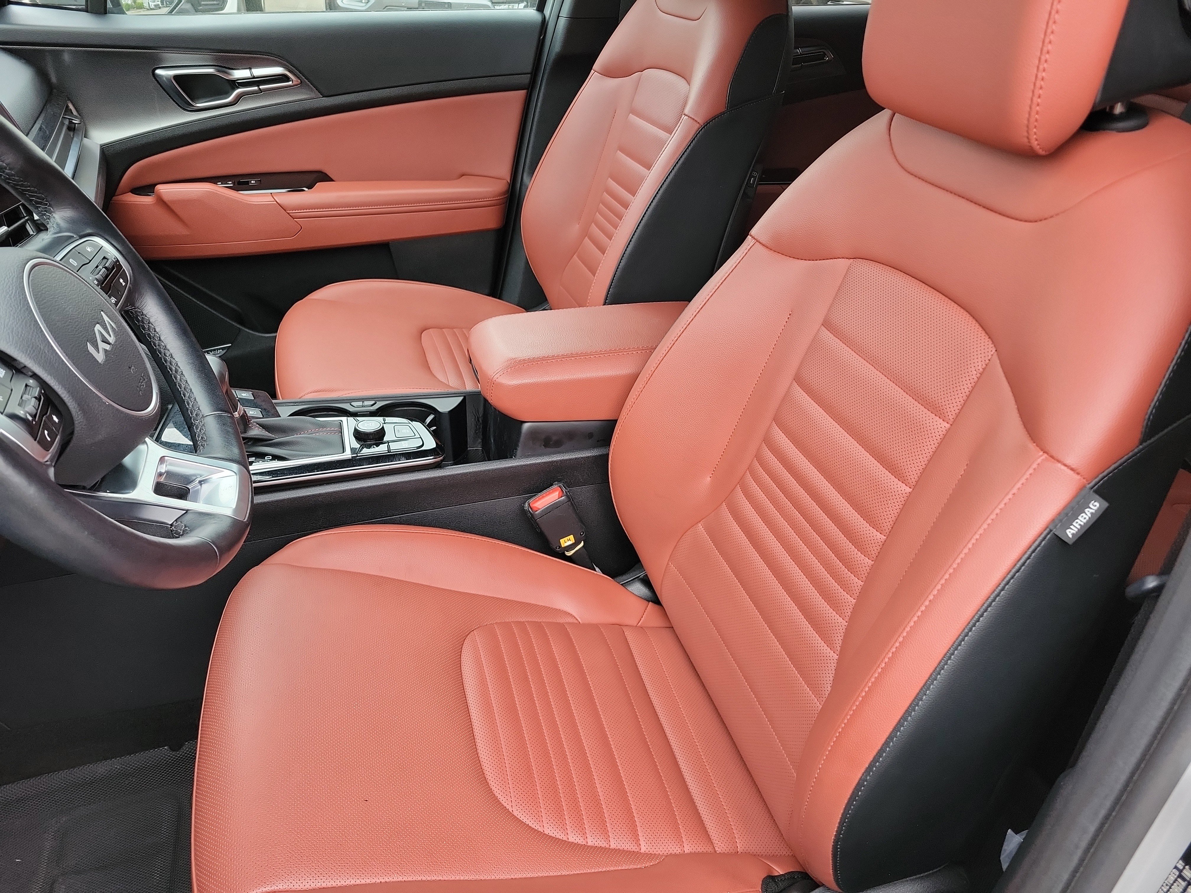 Used 2024 Kia Sportage SX image 4