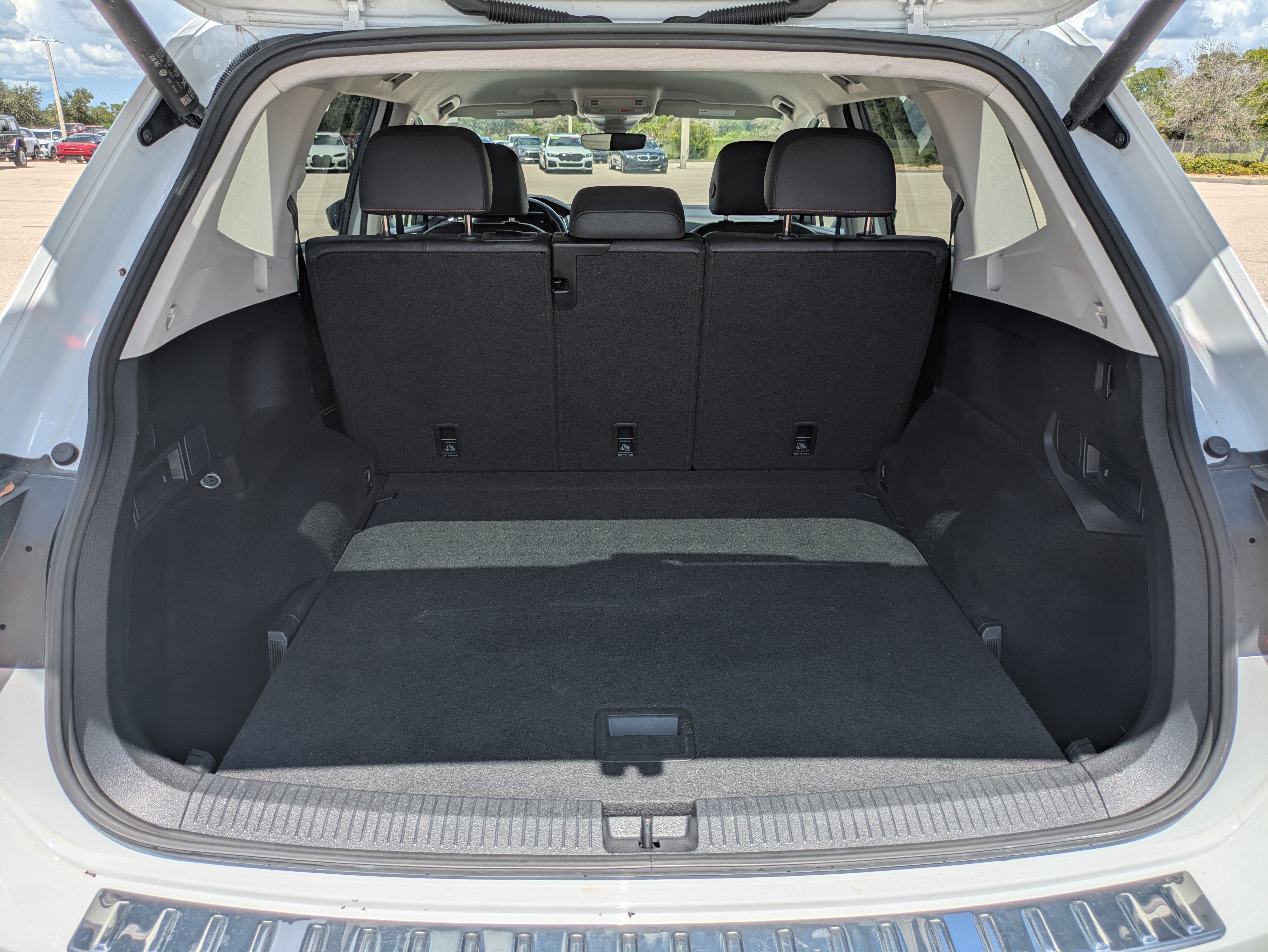 Used 2024 Volkswagen Tiguan Wolfsburg Edition AWD/4WD image 13