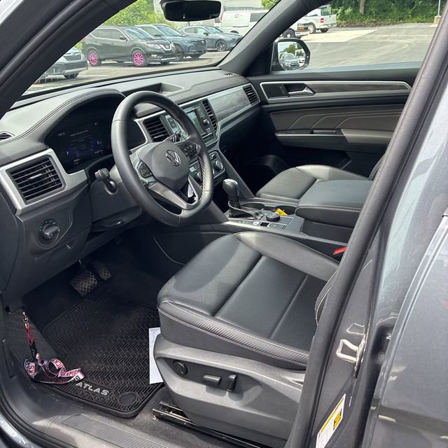 Used 2023 Volkswagen Atlas Cross Sport SE AWD/4WD image 16
