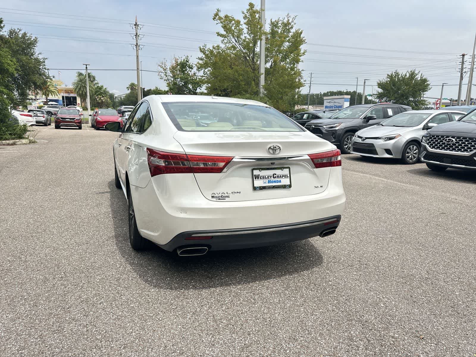 Used 2016 Toyota Avalon XLE FWD image 4