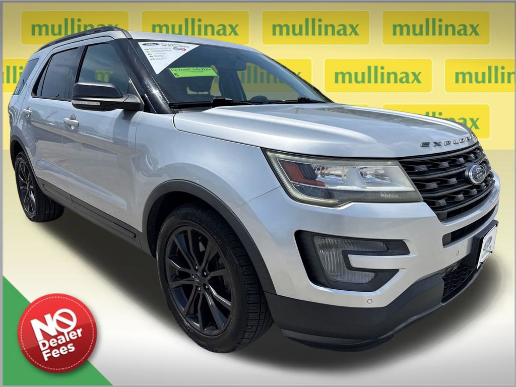 Used 2017 Ford Explorer XLT w/ Equipment Group 202A FWD image 1