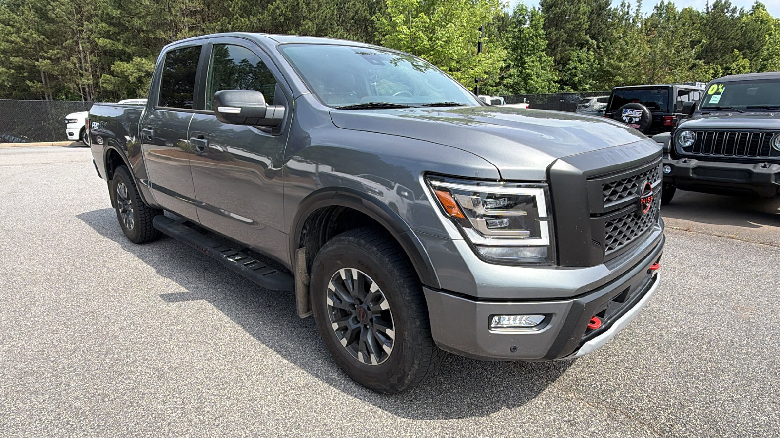 Used 2024 Nissan Titan PRO-4X w/ Pro-4x Convenience Package AWD/4WD image 5