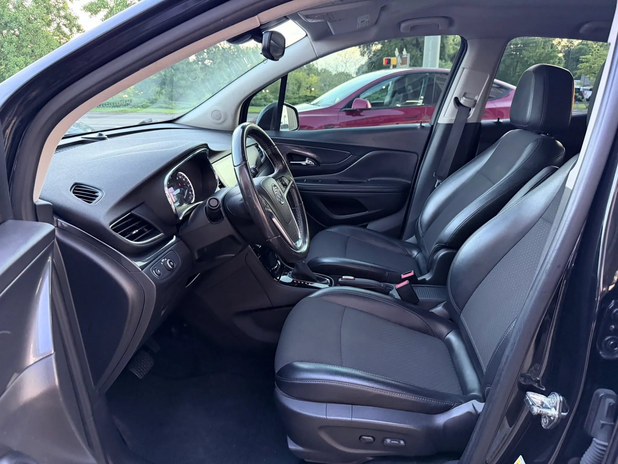Used 2019 Buick Encore Preferred AWD/4WD image 34