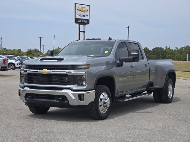 Used 2026 Chevrolet Silverado 3500 LT w/ Safety Package AWD/4WD image 3
