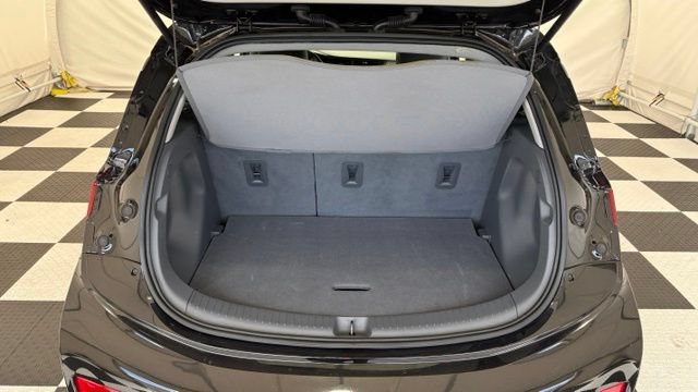 Used 2017 Chevrolet Bolt Premier w/ Driver Confidence II Package FWD image 4