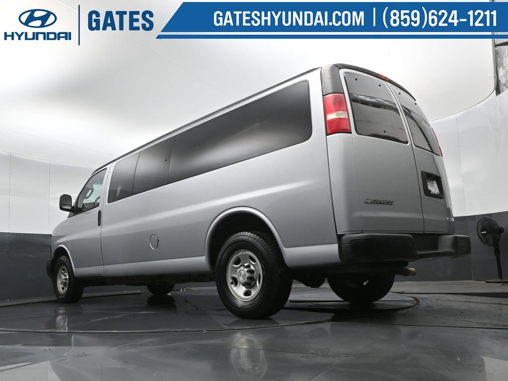 Used 2019 Chevrolet Express 3500 LS image 33
