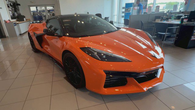 Used 2023 Chevrolet Corvette Z06 image 2