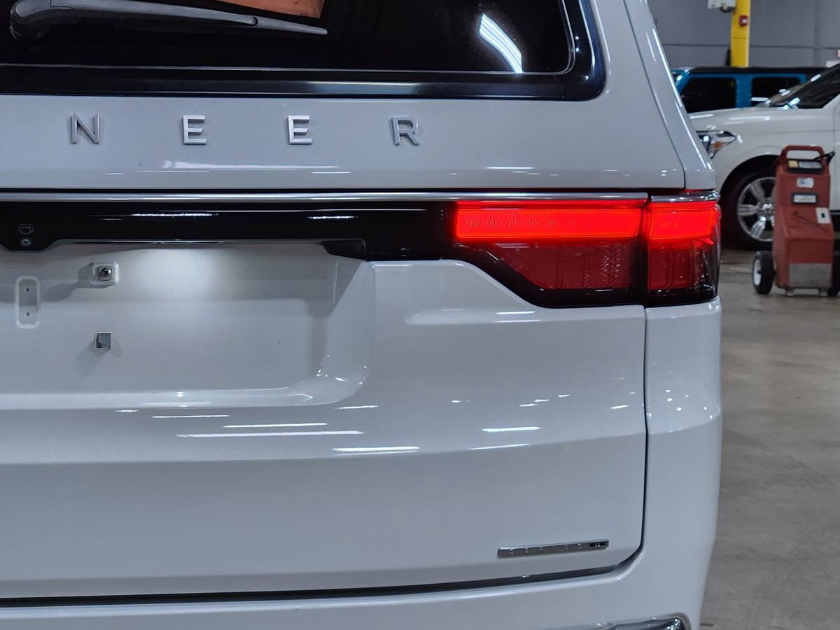 Used 2022 Jeep Wagoneer Series II w/ Premium Group I AWD/4WD image 22