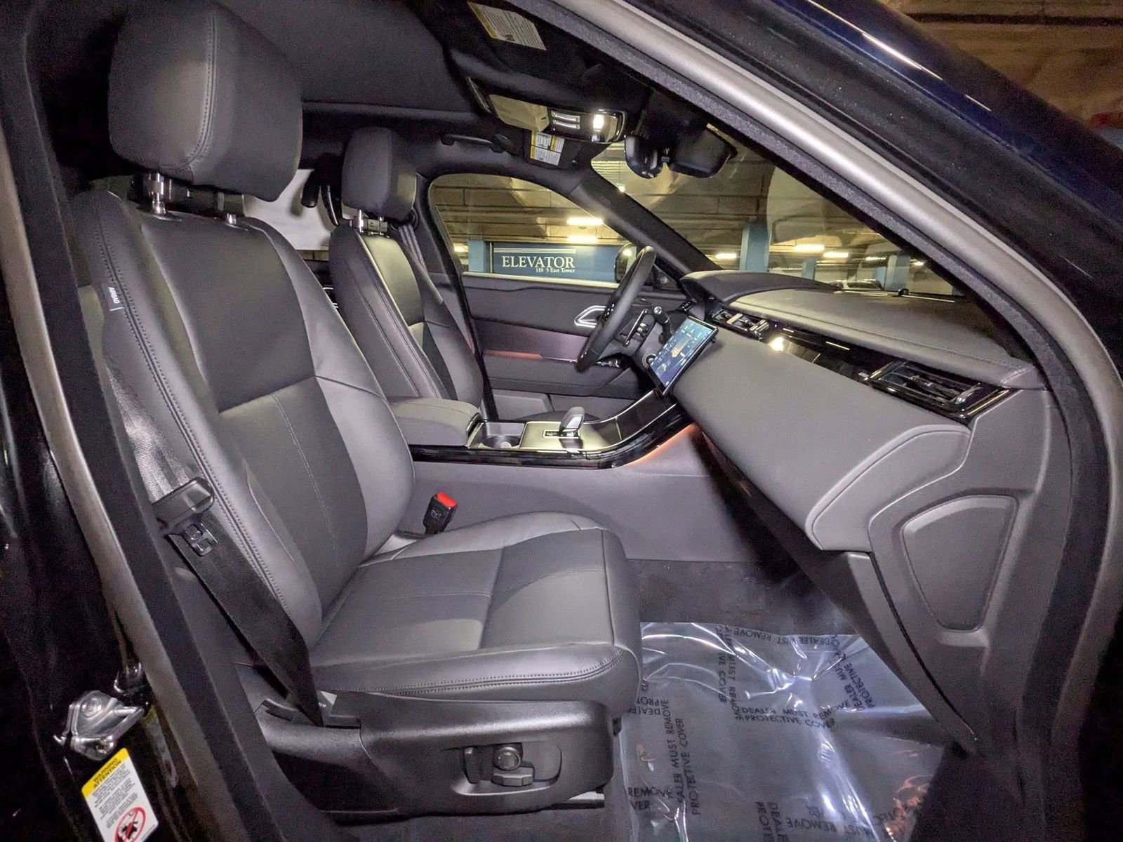 New 2026 Land Rover Range Rover Velar Dynamic SE image 17