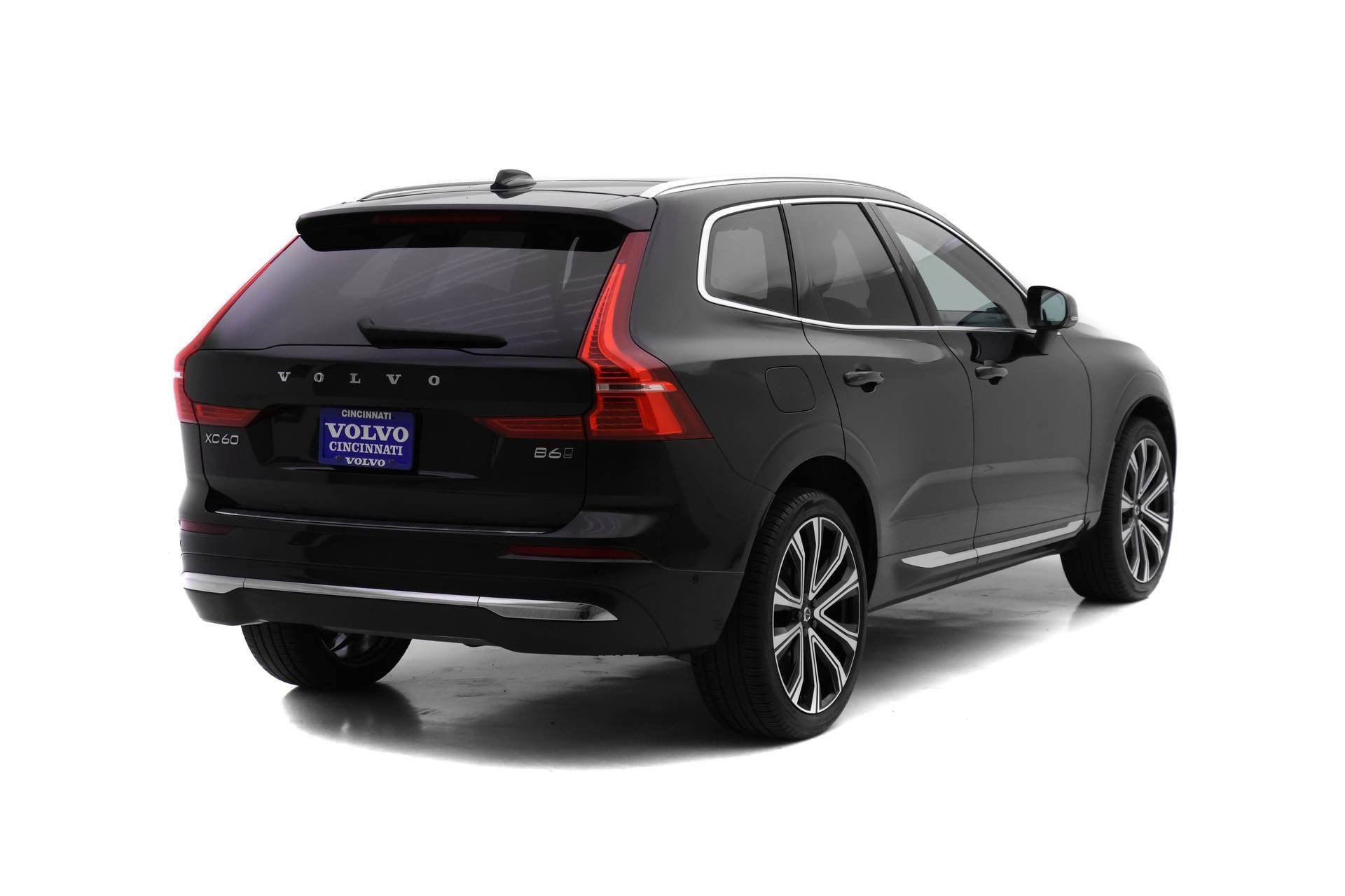 Certified 2023 Volvo XC60 B6 Ultimate w/ Protection Package Premier image 6