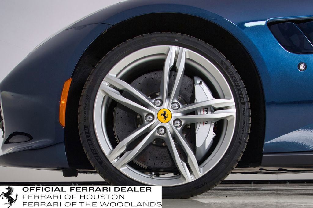 Used 2018 Ferrari GTC4Lusso image 25