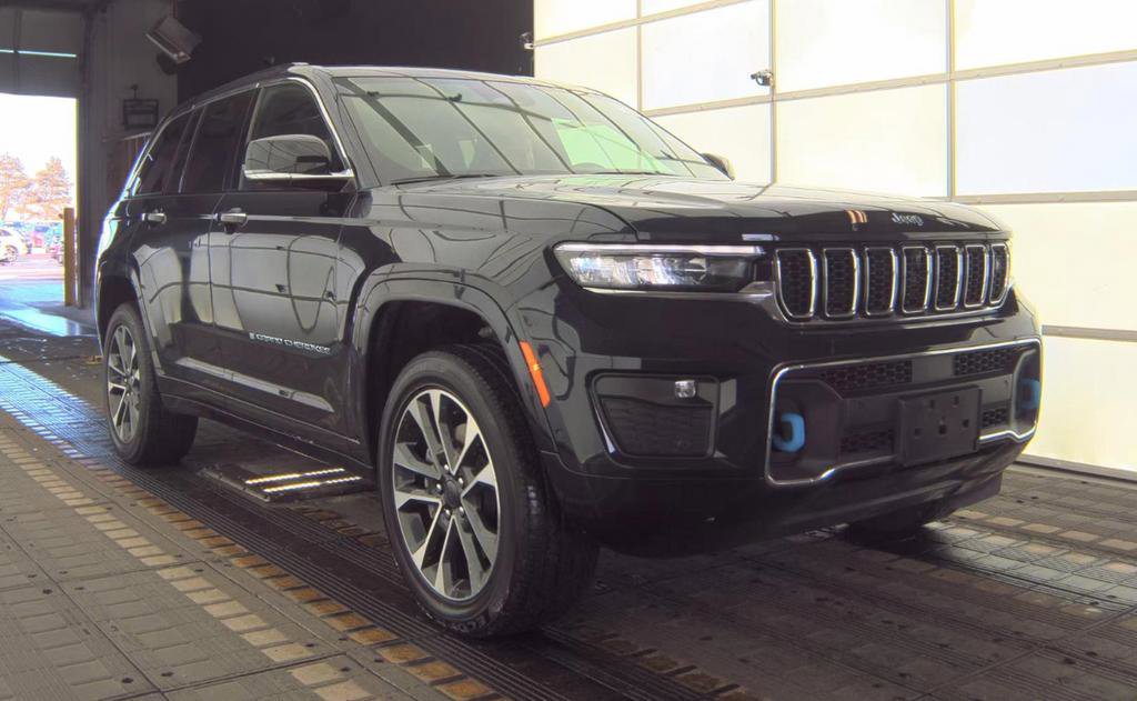 Used 2022 Jeep Grand Cherokee Overland w/ Advanced Protech Group III image 2