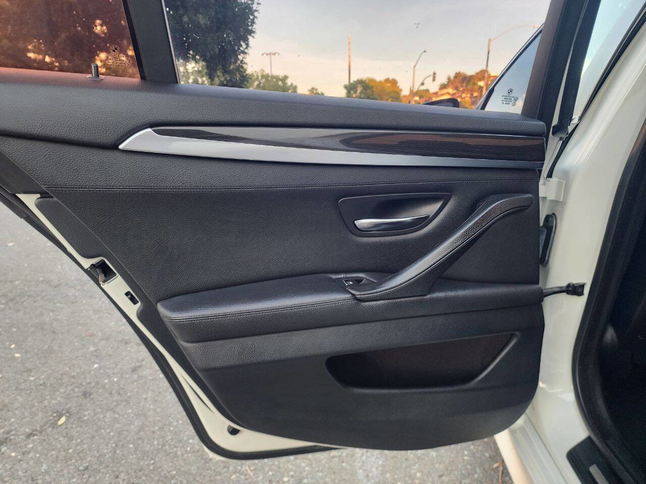 Used 2012 BMW 528i Sedan RWD image 27