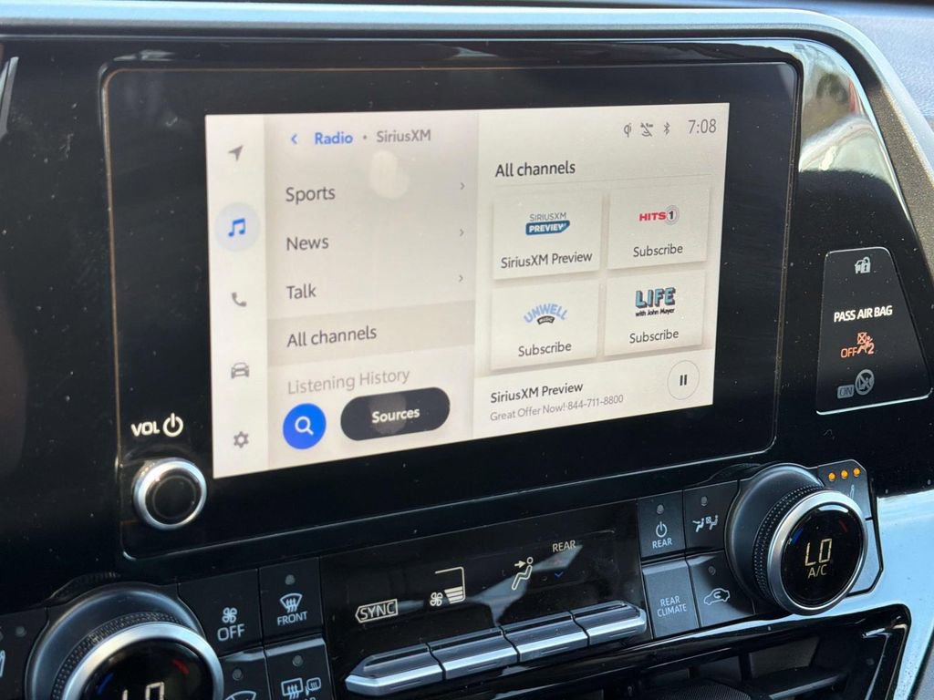 Certified 2025 Toyota Highlander XLE image 15