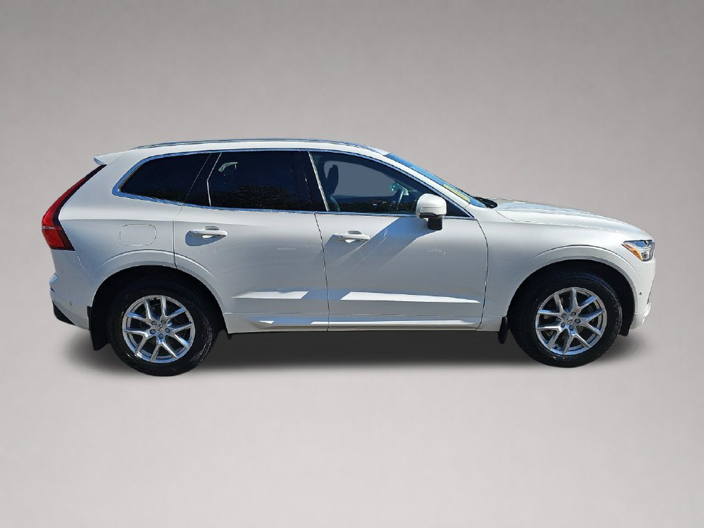 Used 2018 Volvo XC60 T5 Momentum w/ Vision Package AWD/4WD image 2