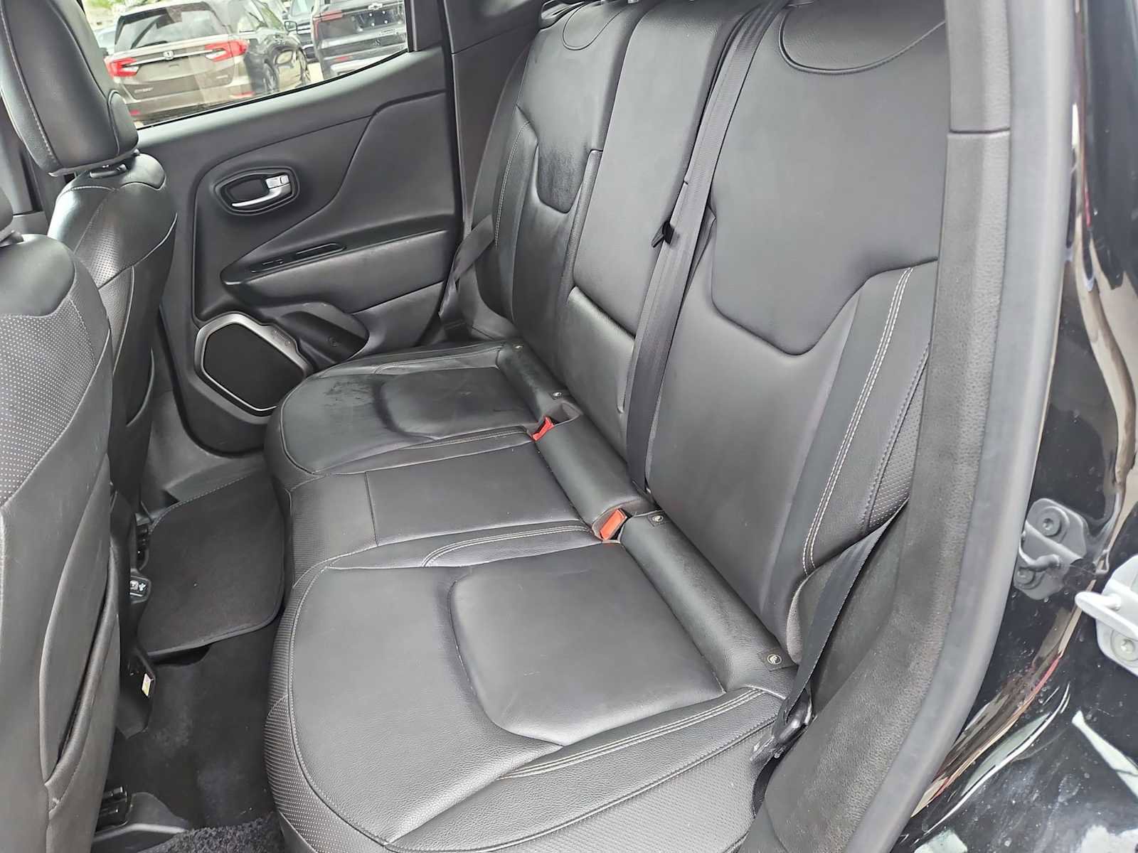 Used 2019 Jeep Renegade Limited w/ UConnect 8.4 Nav Group AWD/4WD image 35