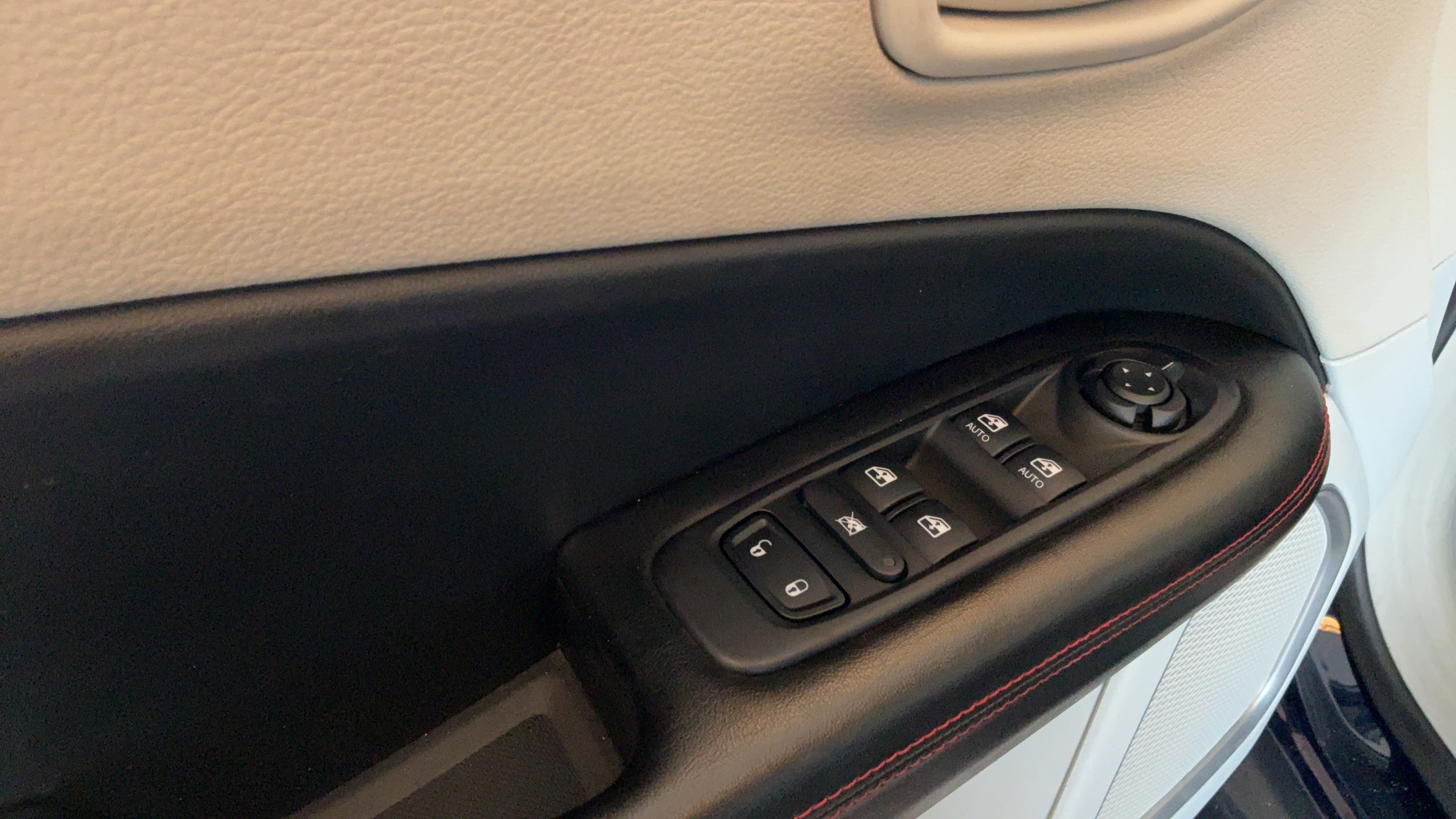 Used 2020 Jeep Compass Limited AWD/4WD image 20