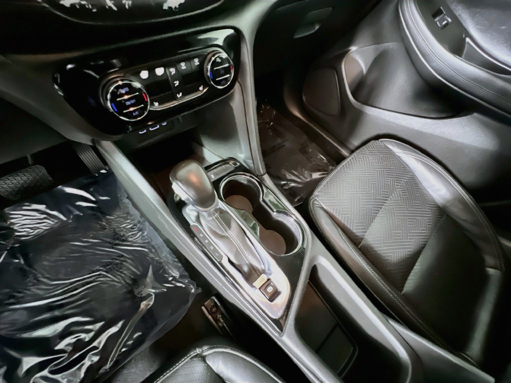 Used 2021 Buick Encore GX Essence w/ Experience Buick Package FWD image 22
