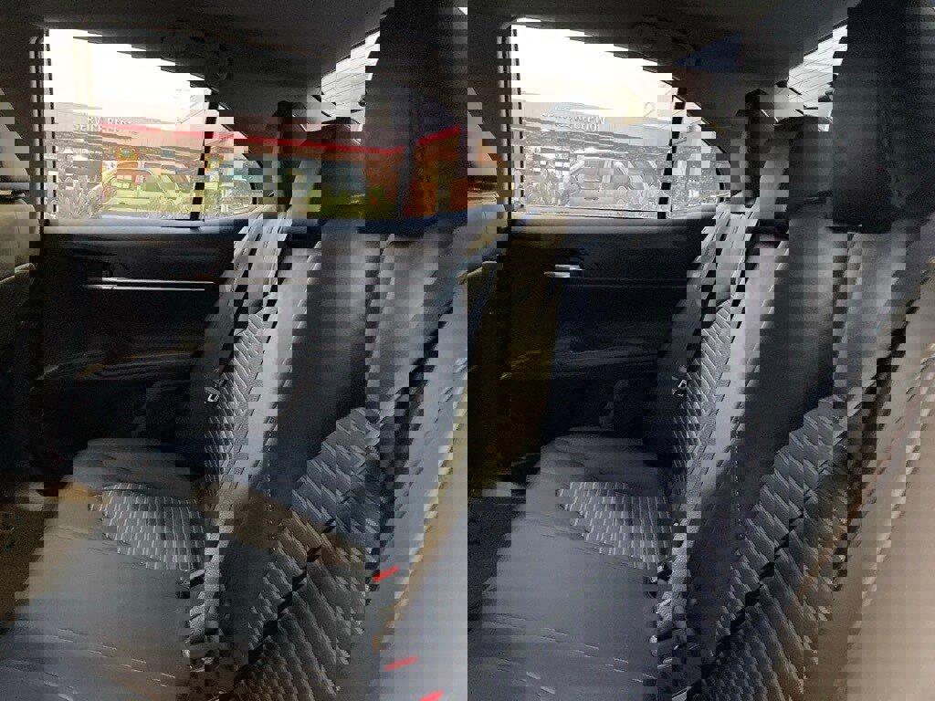 Used 2023 Toyota Camry SE image 11