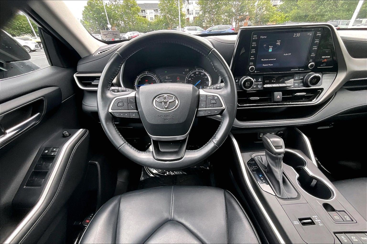 Used 2022 Toyota Highlander XLE AWD/4WD image 5