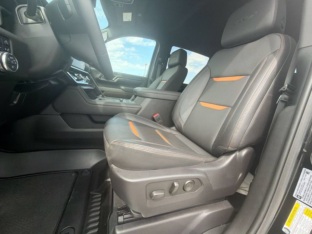 Used 2025 GMC Sierra 2500 AT4 AWD/4WD image 17