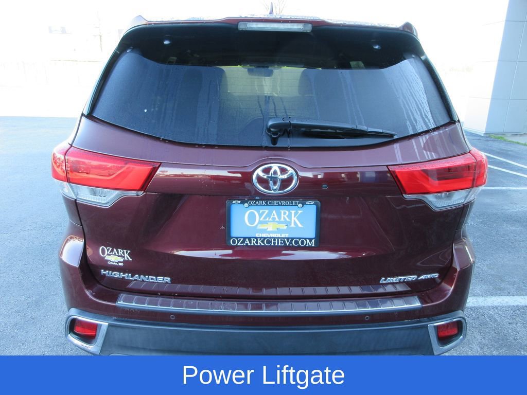 Used 2017 Toyota Highlander Limited image 4