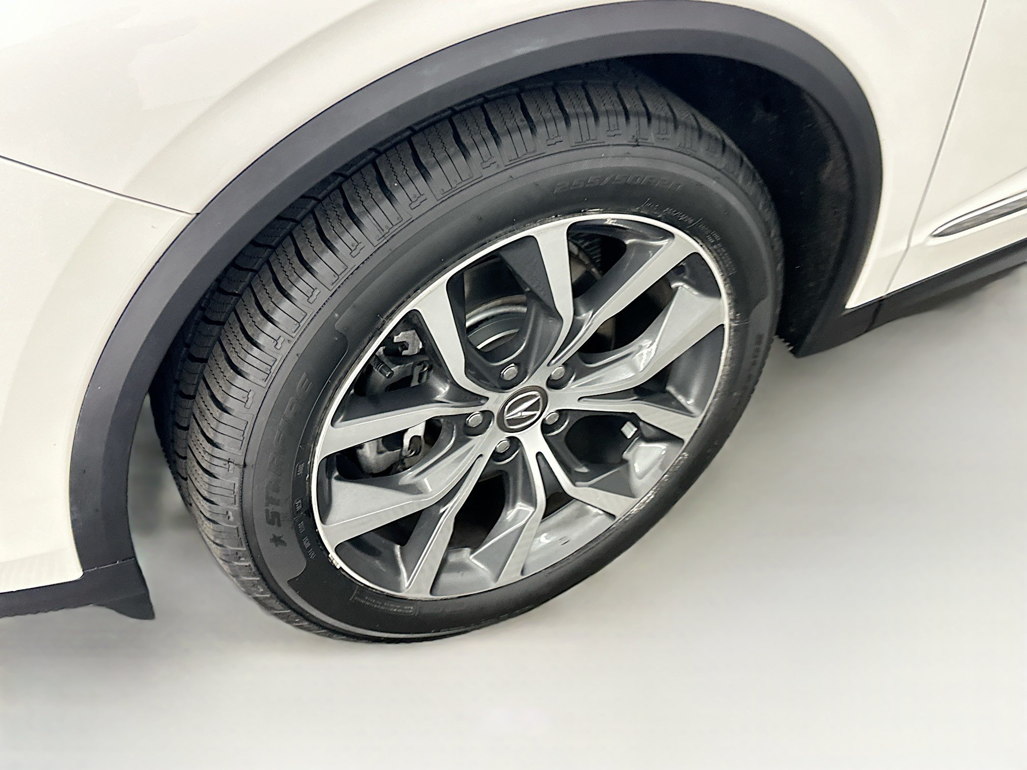 Used 2023 Acura MDX SH-AWD w/ Technology Package image 11