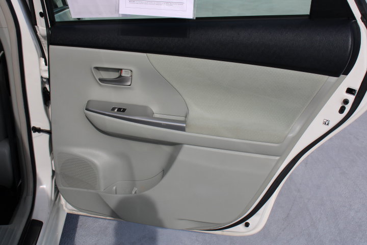 Used 2012 Toyota Prius V Three image 14