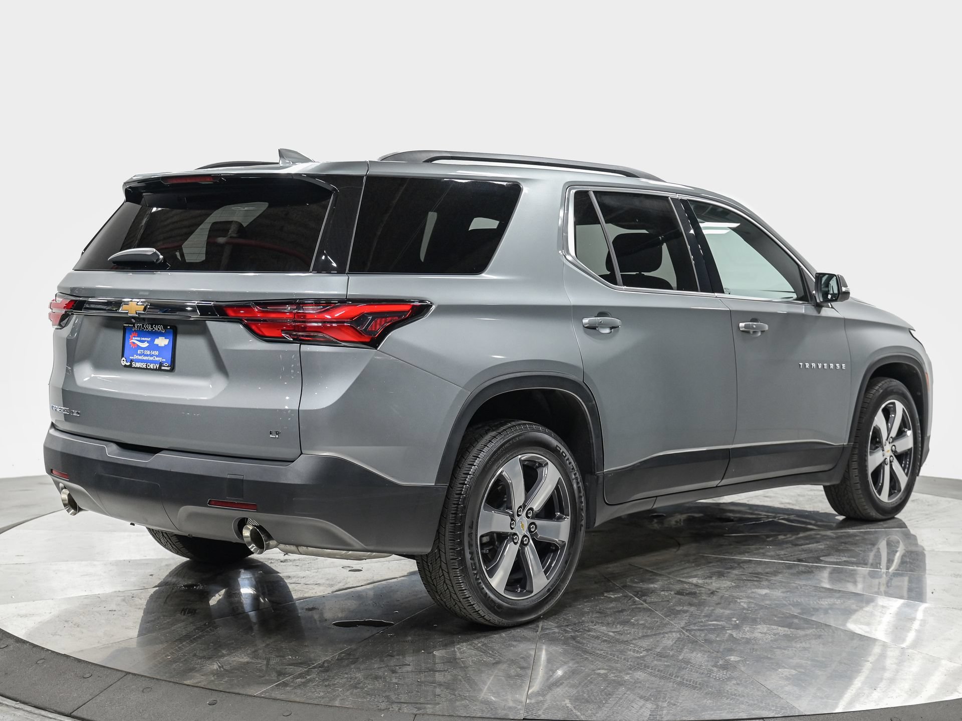 Used 2023 Chevrolet Traverse LT w/ LT Premium Package AWD/4WD image 7
