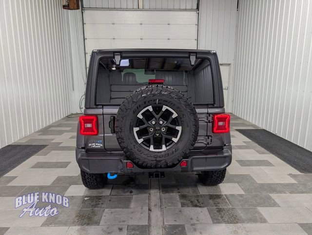 Used 2025 Jeep Wrangler Unlimited Rubicon 4xe w/ Convenience Group AWD/4WD image 3