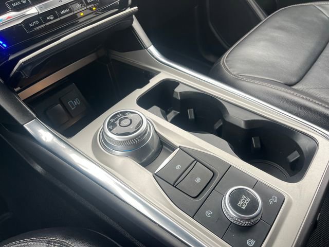 Used 2022 Ford Explorer Limited w/ Equipment Group 301A AWD/4WD image 28