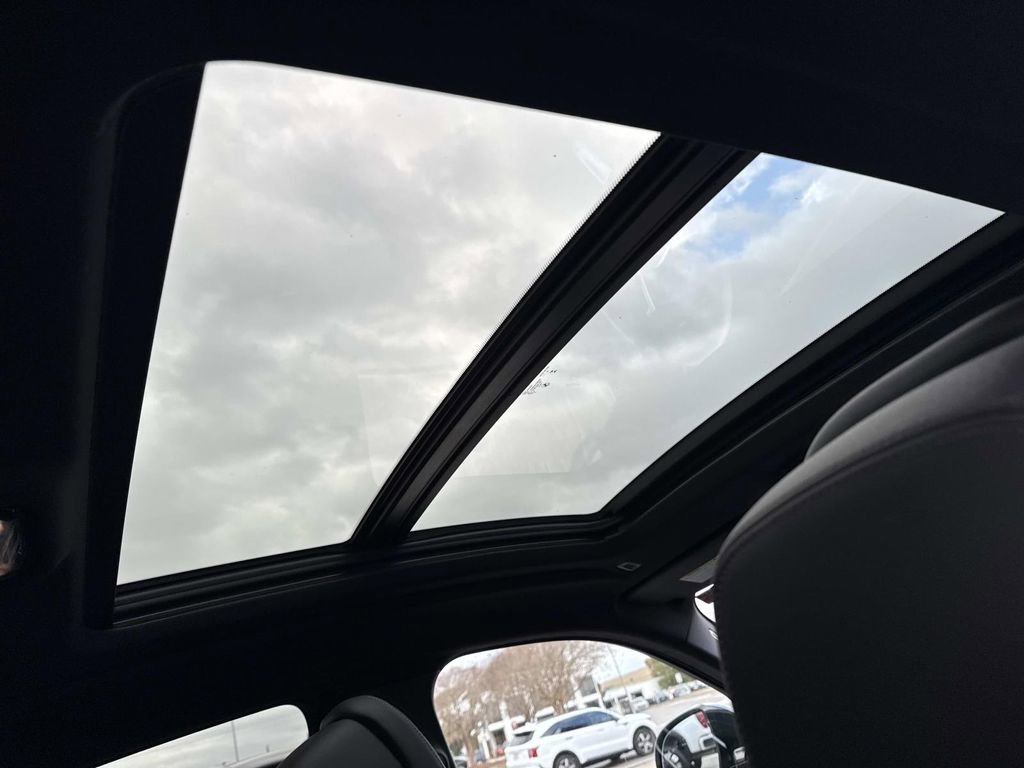 Used 2025 BMW X6 xDrive40i image 10