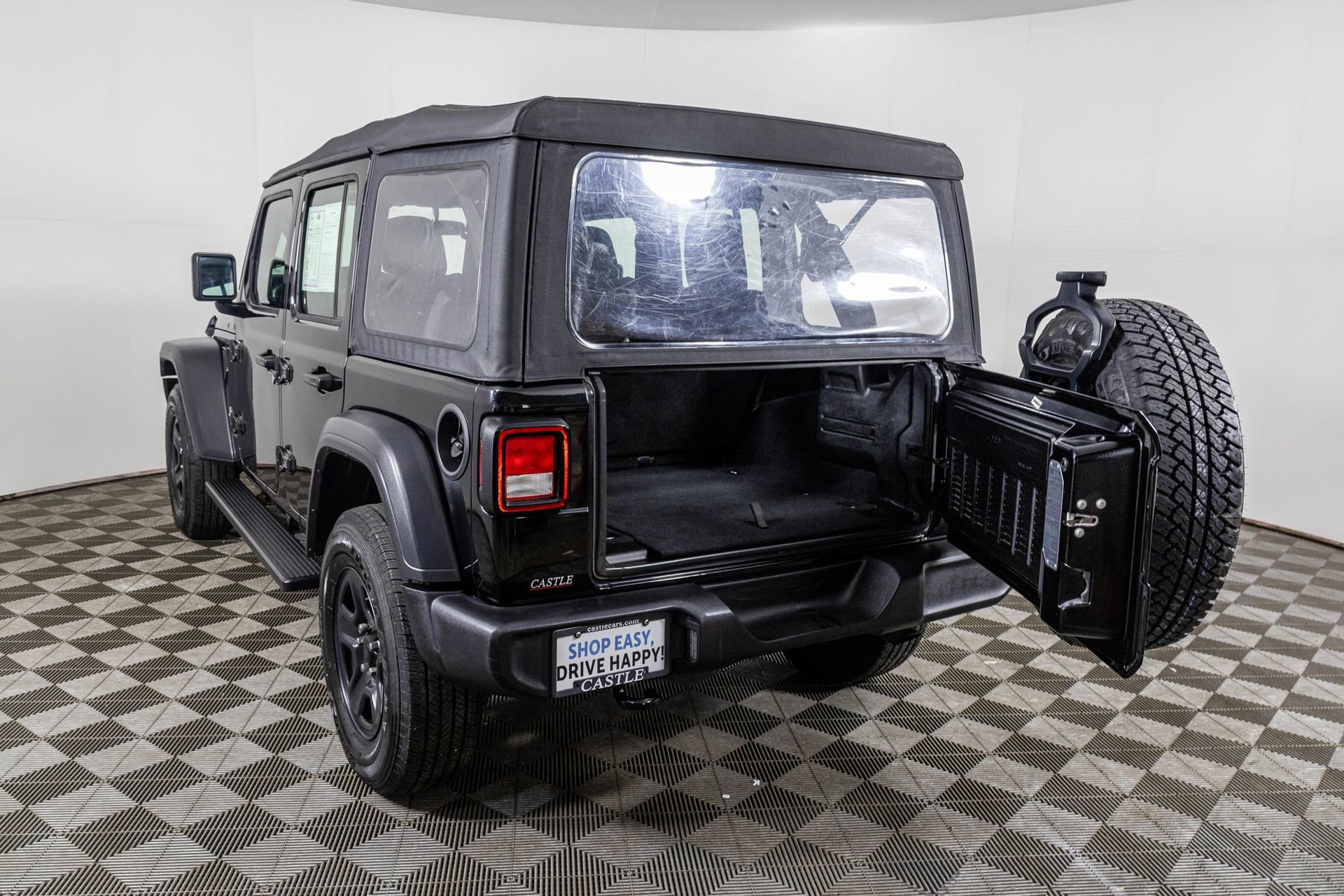 Used 2018 Jeep Wrangler Unlimited Sport image 34