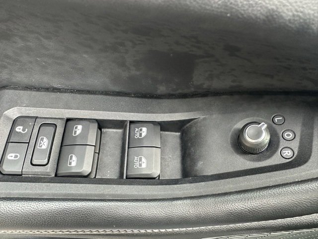 Used 2022 Jeep Grand Cherokee L Limited image 11