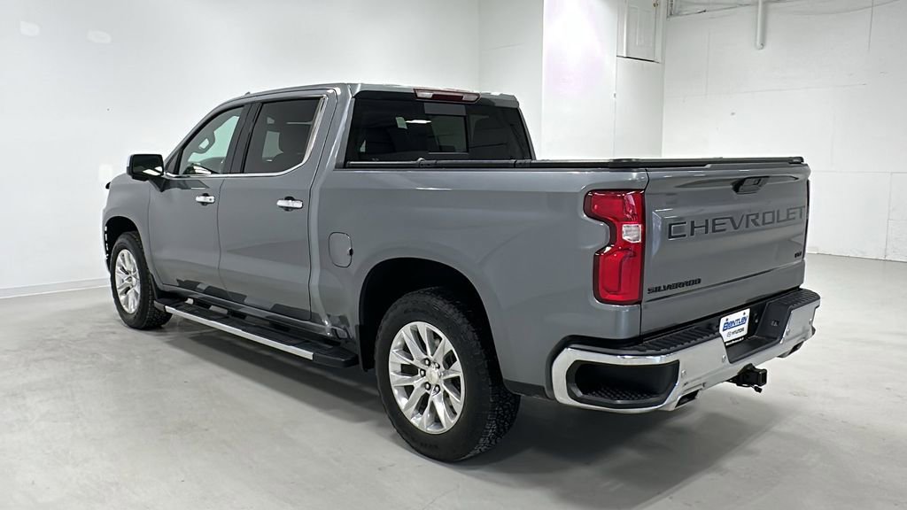 Used 2022 Chevrolet Silverado 1500 LTZ w/ LTZ Convenience Package II AWD/4WD image 3