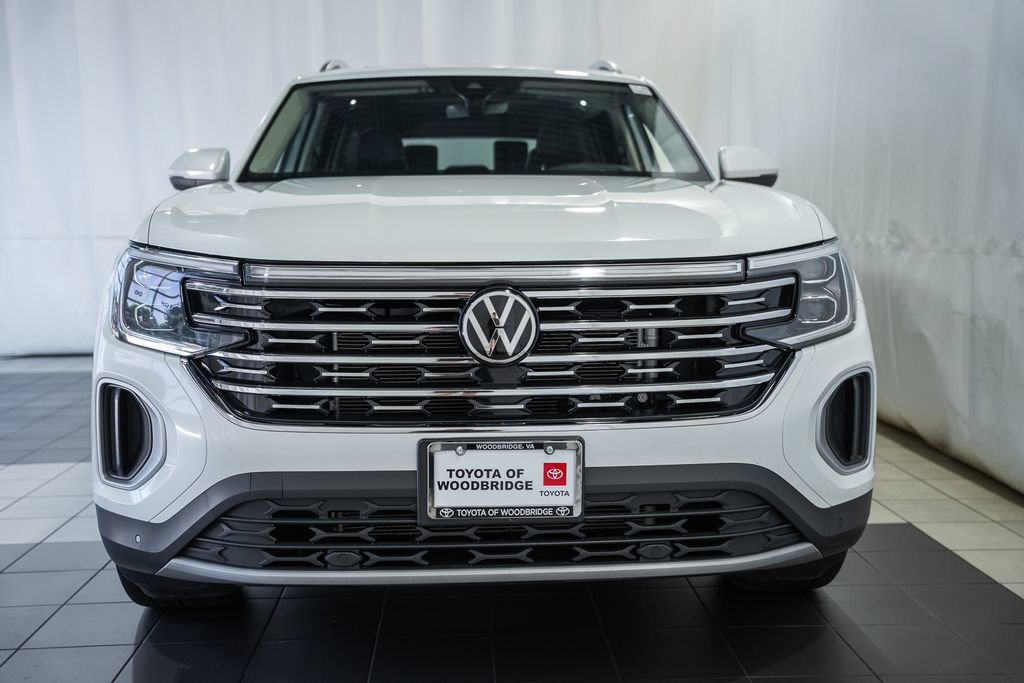 Used 2025 Volkswagen Atlas SEL AWD/4WD image 2