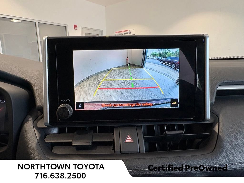 Used 2023 Toyota RAV4 LE AWD/4WD image 30